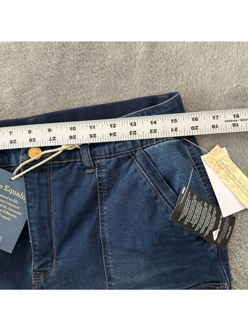 NWT Democracy Ab Solution Cargo Shorts Women's size 12 Stretch - Picture 6 of 8